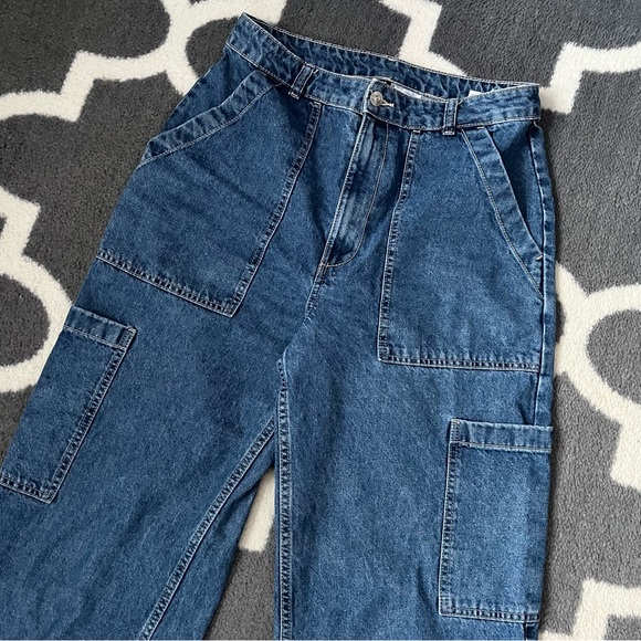 H&M DIVIDED Blue Denim cargo style women’s size 8 Jeans. Hi rise wide leg - Picture 2 of 12